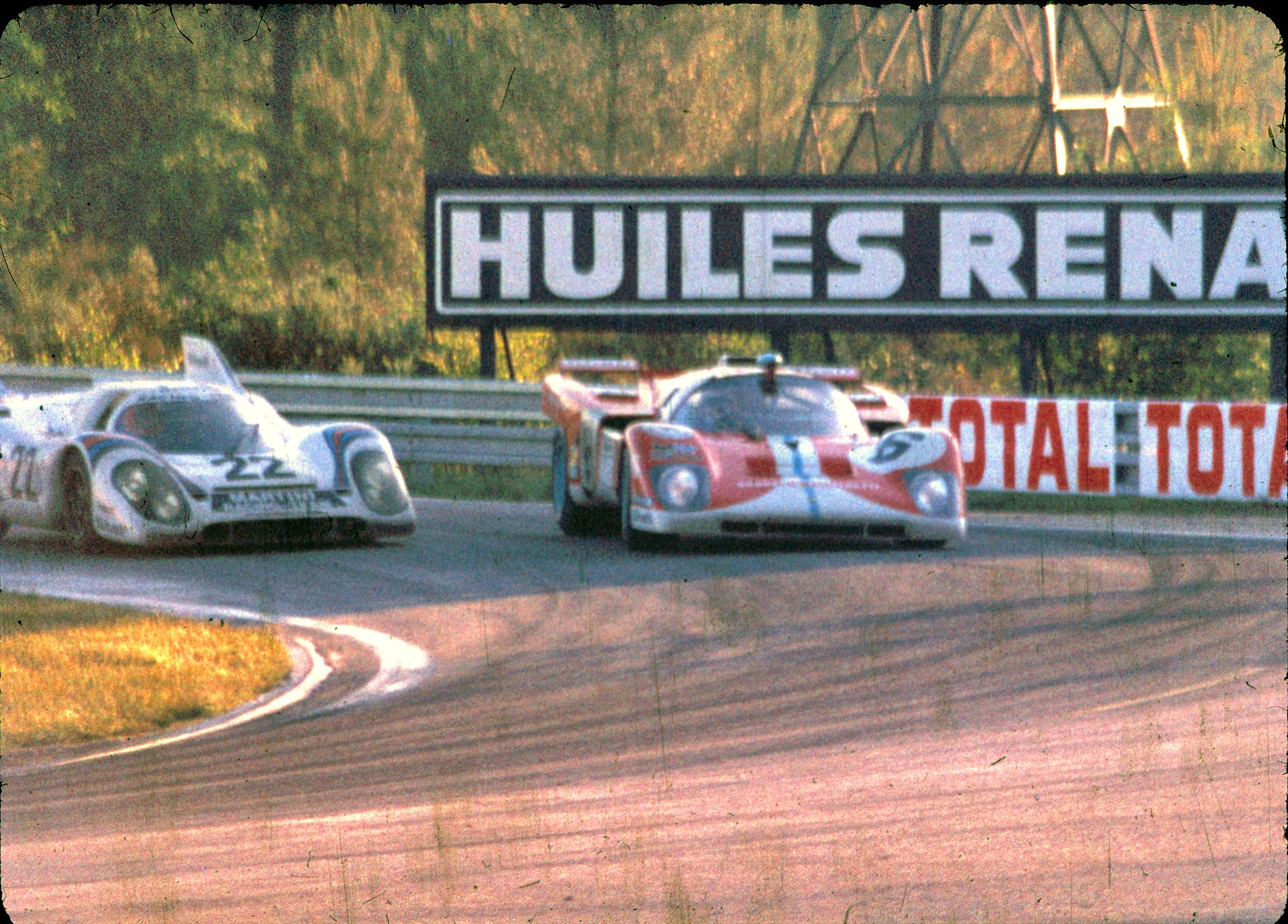 Ferrari 512M and Porsche 917K racing wheel-to-wheel at the 1971 24 Hours of Le Mans